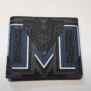 MCM Stark Gunta Visetos 8cc bifold wallet in Black